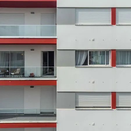 Caravelas 2-bedroom With Pool - 50m From The * Armação de Pêra