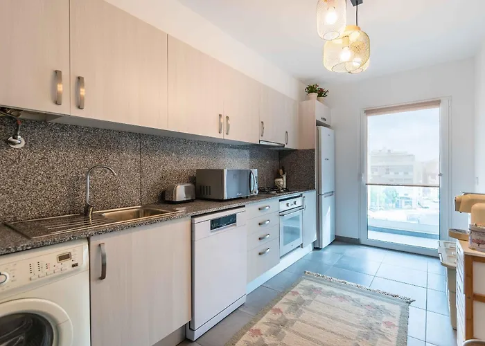 Caravelas 2-bedroom With Pool - 50m From The * Armação de Pêra