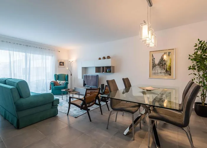 公寓 Caravelas 2-bedroom With Pool - 50m From The *