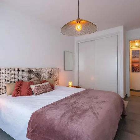 Caravelas 2-bedroom With Pool - 50m From The