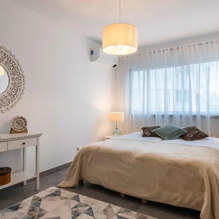 Caravelas 2-bedroom With Pool - 50m From The * Armação de Pêra