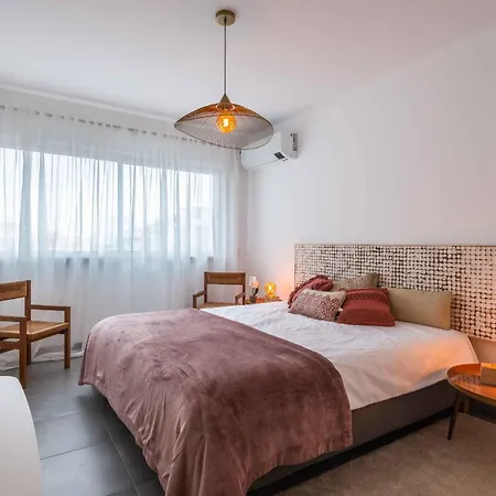 Caravelas 2-bedroom With Pool - 50m From The Apartmán Armação de Pêra