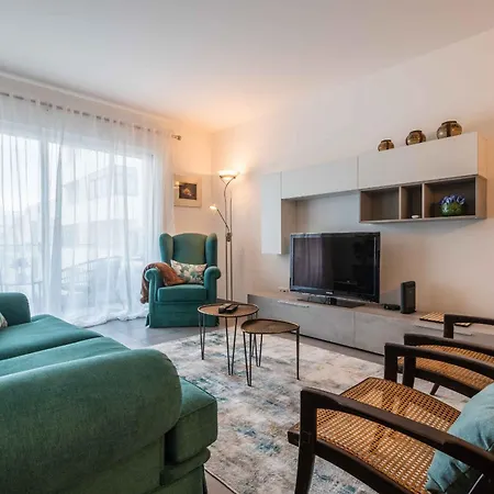 Caravelas 2-bedroom With Pool - 50m From The