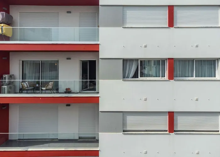 Caravelas 2-bedroom With Pool - 50m From The * Armação de Pêra