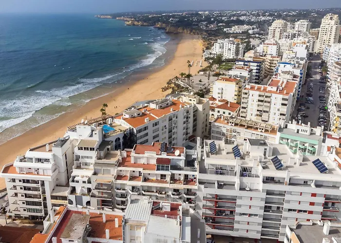 Caravelas 2-bedroom With Pool - 50m From The * Armação de Pêra