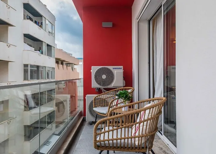 Caravelas 2-bedroom With Pool - 50m From The Apartment Armação de Pêra