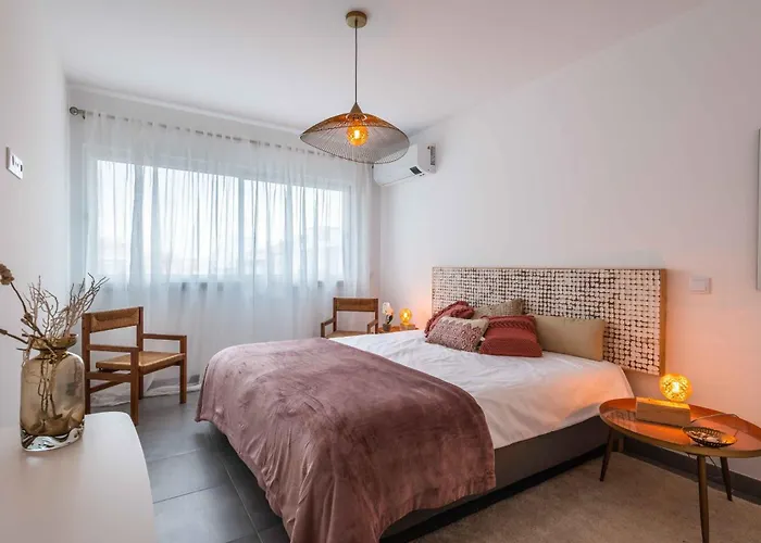 Caravelas 2-bedroom With Pool - 50m From The Apartment Armação de Pêra